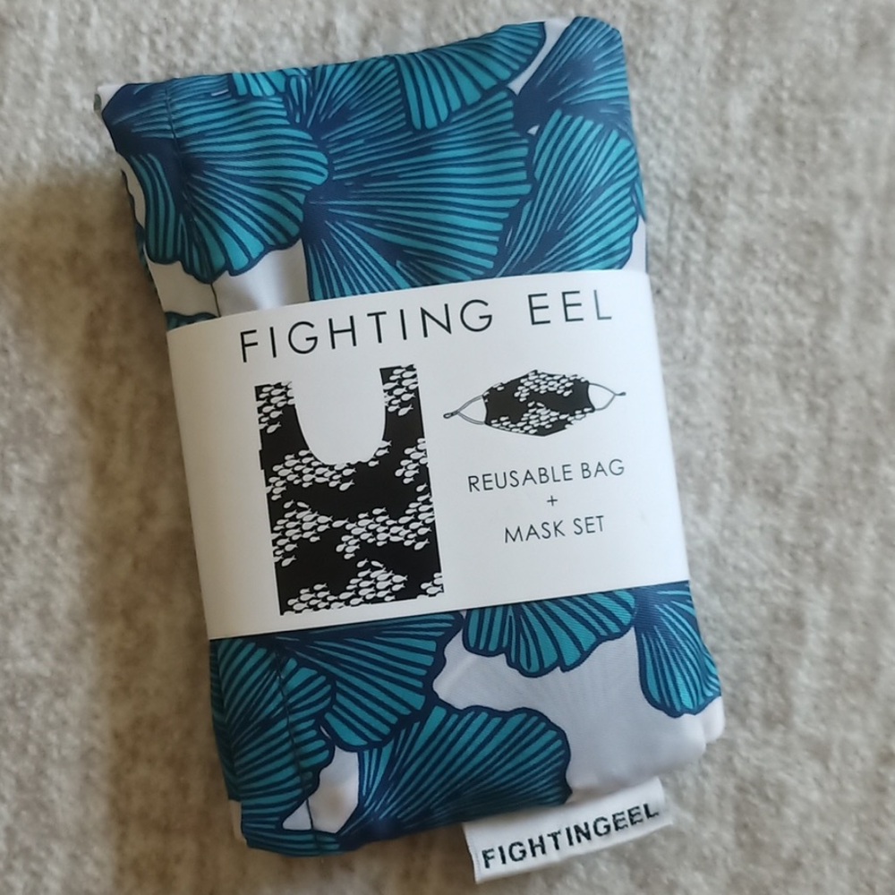 ❤️ Fighting Eel Reuseable Bag and Mask Set in Aqua Roma NWT